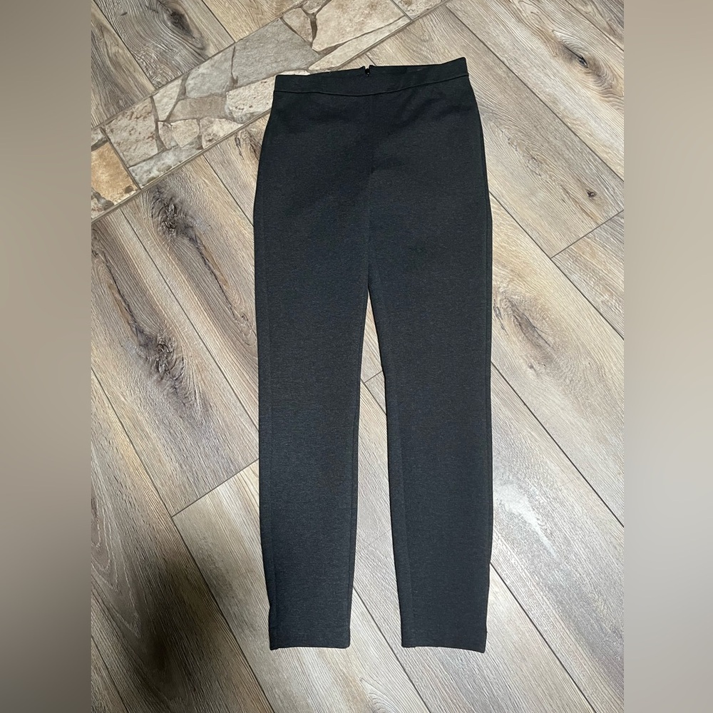 J.Crew popular slimming pants style, the “Any Day” pant. Size S